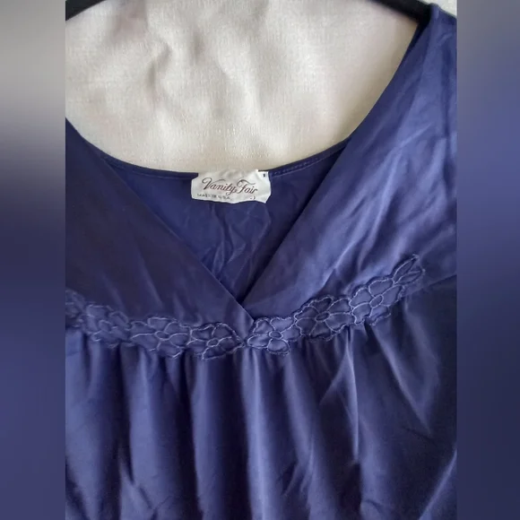 Vintage Vanity Fair navy blue night gown - Picture 4 of 4